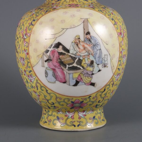 pomegranate vase with Three Kingdoms stories, made in the Qianlong period of the Qing Dynasty - Image 6