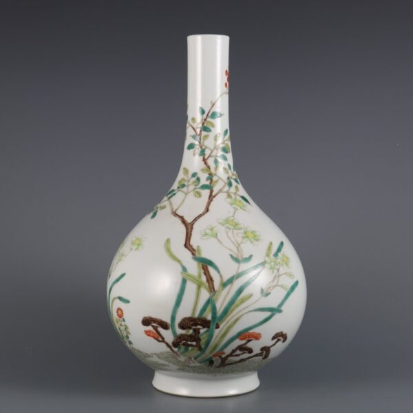 Qing Dynasty Qianlong period pink enamel Zhilan jade tree pattern gallbladder vase
