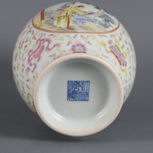 Qing Dynasty Qianlong period pink enamel lotus openwork figure pattern vase - Image 8
