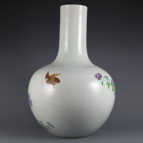 Qing Dynasty Qianlong Period (Folk Kiln) Famille Rose Living and Working in Peace and Happiness - Image 4