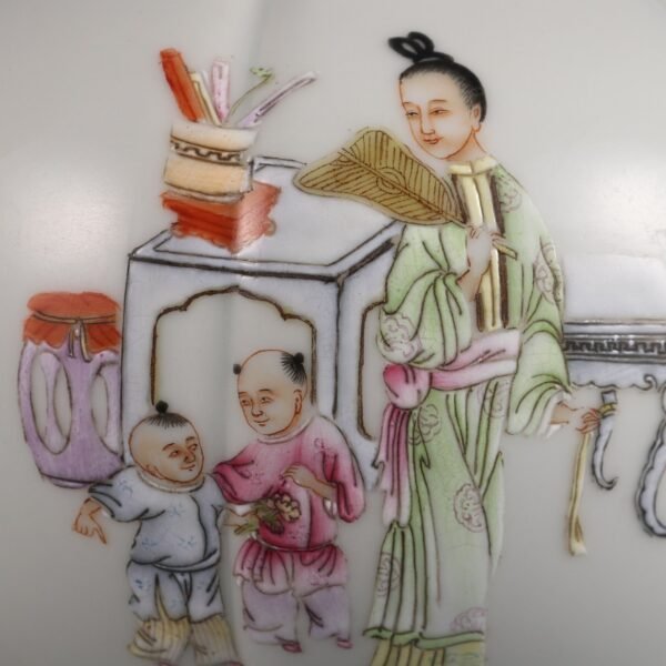 Qing Dynasty Yongzheng Emperor imperial enameled melon and pomegranate vase with a picture - Image 7