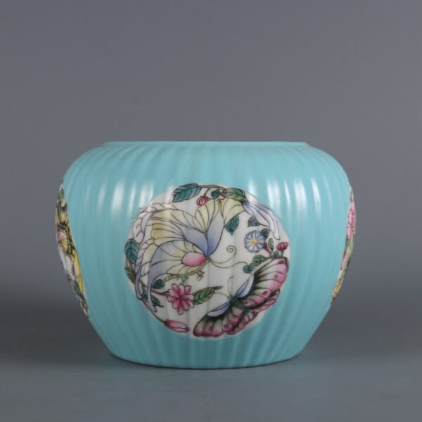 Qing Yongzheng Period Turquoise Green Ground Pastel Butterfly Love Flower Melon Water Wash
