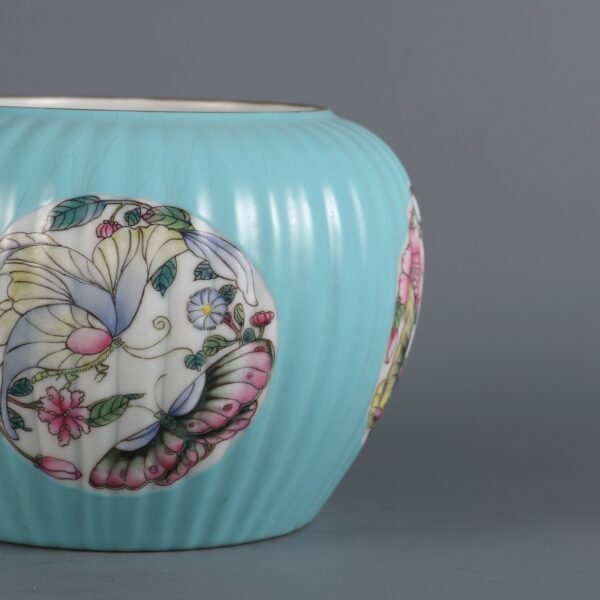 Qing Yongzheng Period Turquoise Green Ground Pastel Butterfly Love Flower Melon Water Wash - Image 5