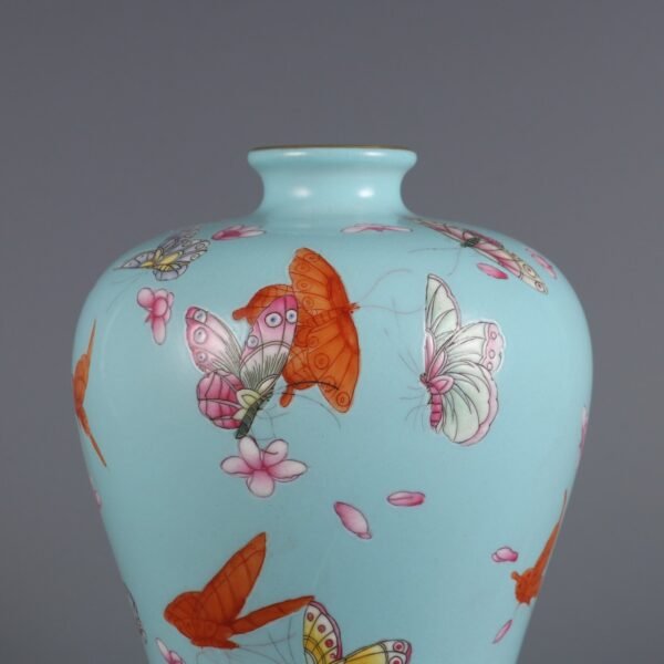Qing Yongzheng Period Turquoise Green Ground Pink Butterfly Love Flower Plum Vase - Image 4