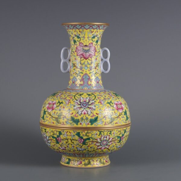 passionflower pattern eight-character ear lid cup made in the Qianlong period of the Qing Dynasty