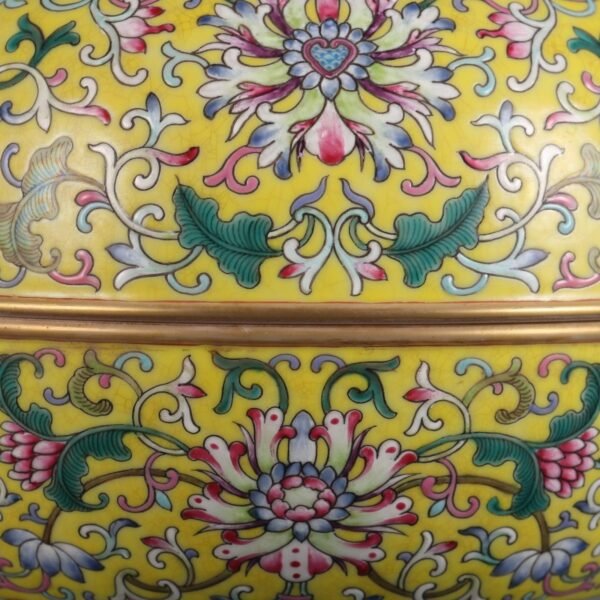 passionflower pattern eight-character ear lid cup made in the Qianlong period of the Qing Dynasty - Image 8