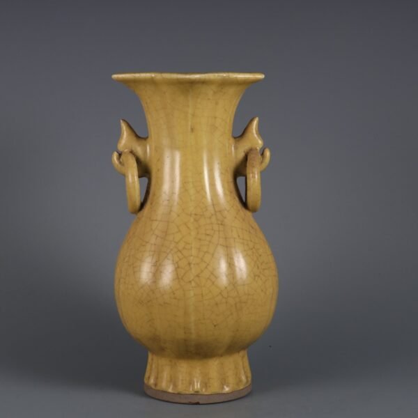 Ming Dynasty Geyao double-eared vase - Image 2
