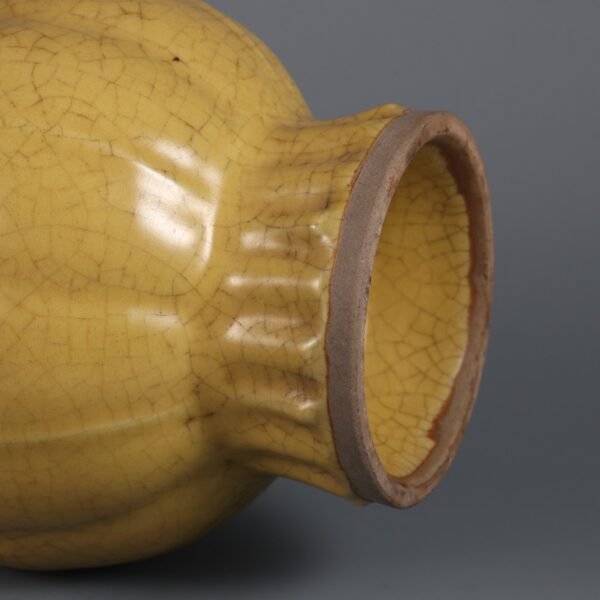Ming Dynasty Geyao double-eared vase - Image 8