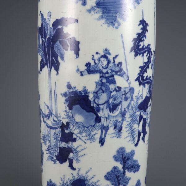Ming Chongzhen blue and white war general image leg vase - Image 2