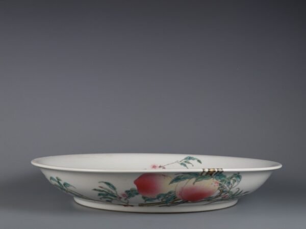 Qing Dynasty Yongzheng Period Famille Rose Wall-mounted Eight-Peach Pattern Large Plate - Image 5