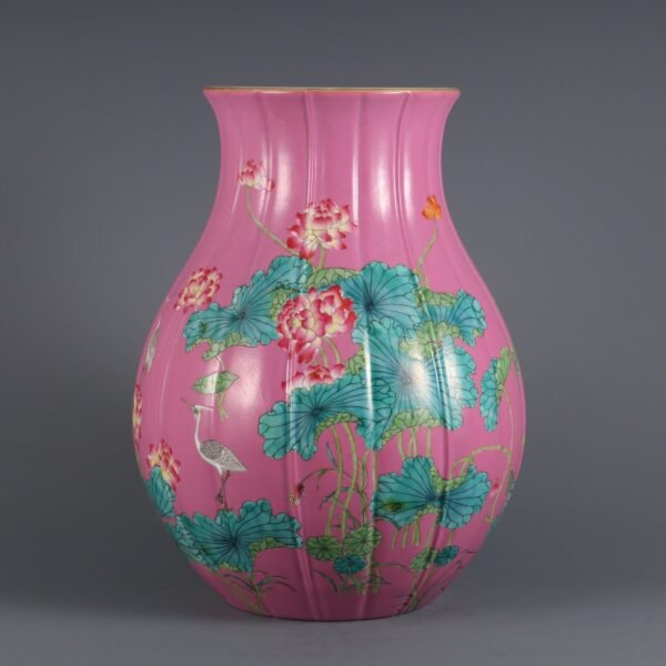 Vase with a Lotus and a Heron, Melon, and a Diamond Made in the Yongzheng Period of the Qing Dynasty