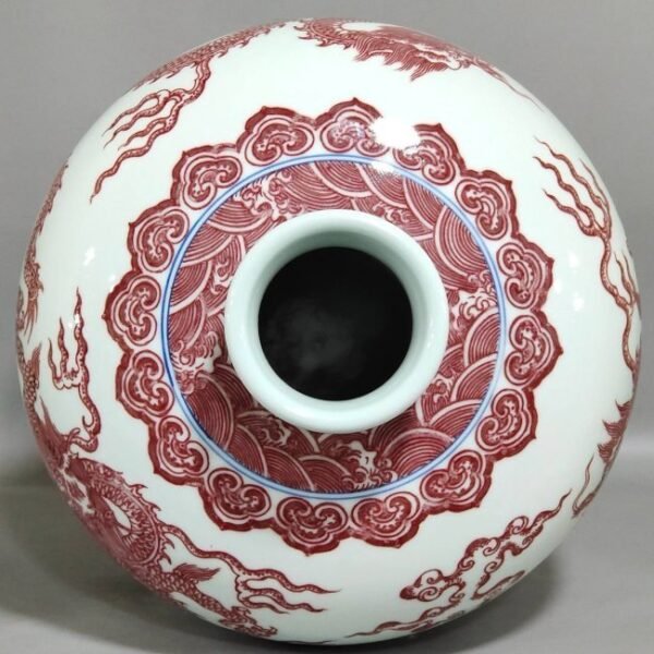 Qing Dynasty Qianlong underglaze red five-dragon plum vase - Image 3