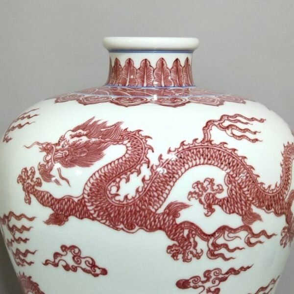 Qing Dynasty Qianlong underglaze red five-dragon plum vase - Image 6