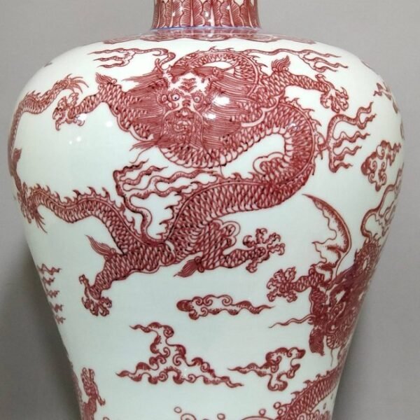 Qing Dynasty Qianlong underglaze red five-dragon plum vase - Image 7