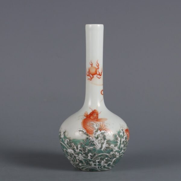 Qing Dynasty Yongzheng Period Famille Rose Fish-like Gentian Vase