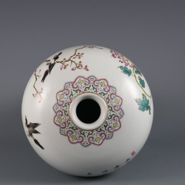 vase with flower and bird patterns and inscriptions in the Yongzheng period of the Qing Dynasty - Image 7