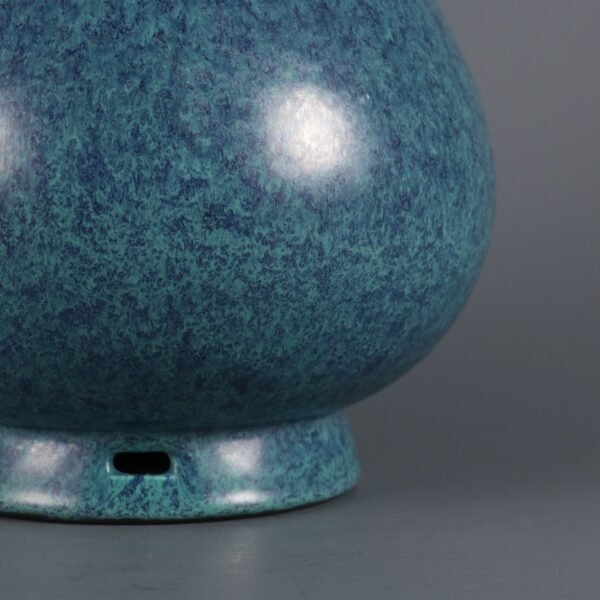 Qing Dynasty Yongzheng Rujun glaze belt bottle - Image 5