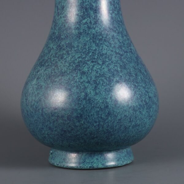 Qing Dynasty Yongzheng Rujun glaze belt bottle - Image 6