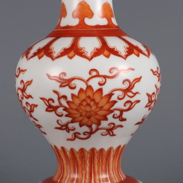 passionflower-patterned nectar bottles made in the Yongzheng period of the Qing Dynasty - Image 3