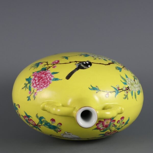 Qing Dynasty Yongzheng Period Lemon Yellow Ground Famille Rose Flower and Bird Pattern Moon Vase - Image 3