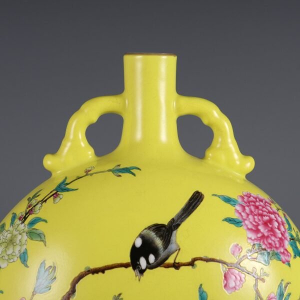 Qing Dynasty Yongzheng Period Lemon Yellow Ground Famille Rose Flower and Bird Pattern Moon Vase - Image 4