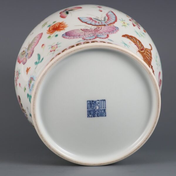 Qing Dynasty Qianlong period pink enamel butterfly pattern general jar - Image 8