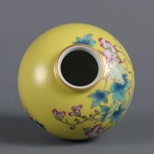 loofah pattern, made in the Yongzheng period of the Qing Dynasty - Image 7