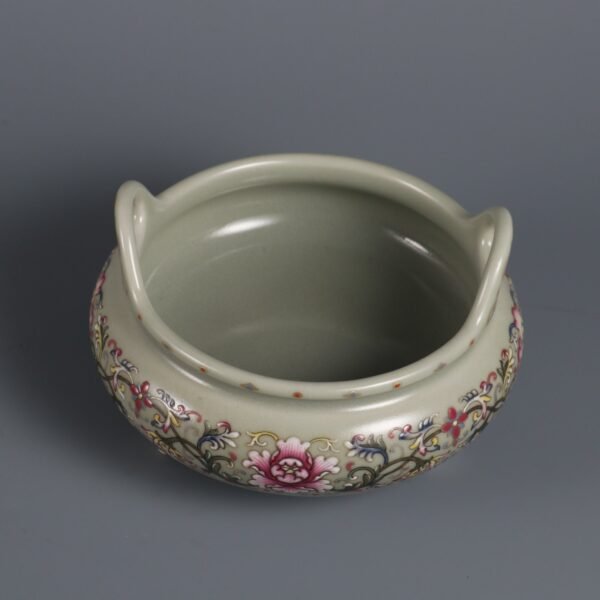 Qing Dynasty Qianlong period bean green glaze with pink enamel lotus pattern double handle incense - Image 6