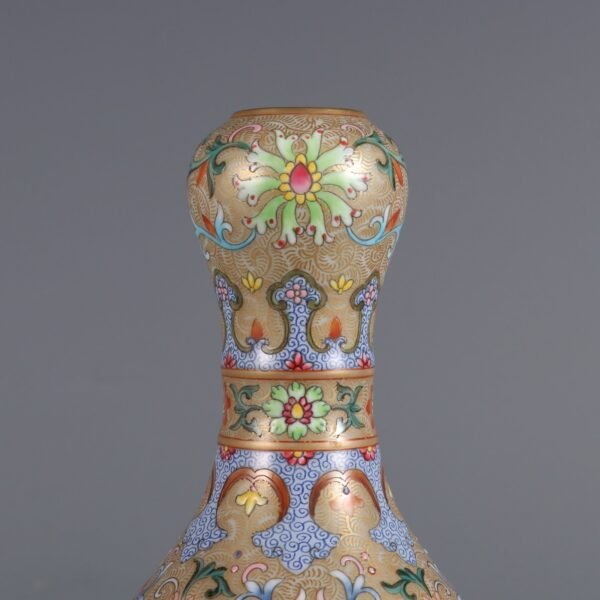 Qing Dynasty Qianlong period foreign color passionflower pattern gold phoenix tail grass garlic - Image 4