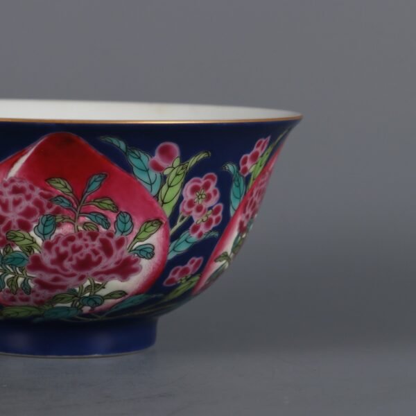 Qing Kangxi Emperor's blue enamel peony and peach pattern bowl - Image 6