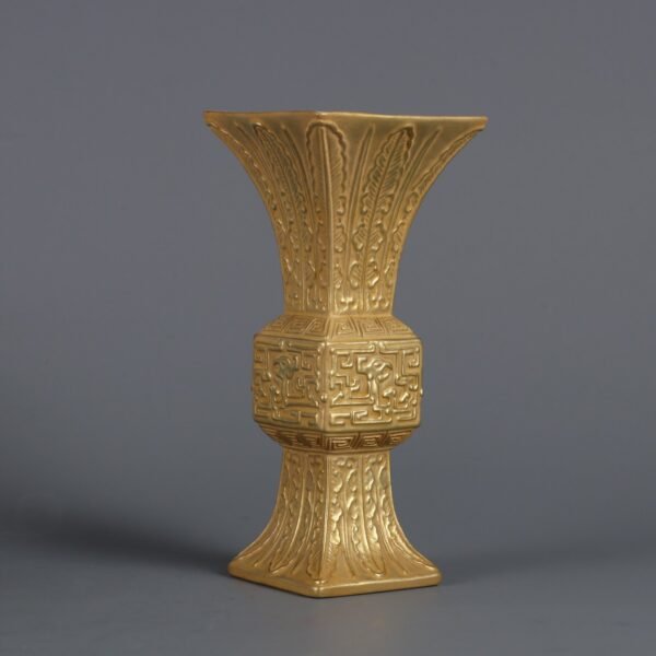 phoenix patterns made in gold during the reign of Emperor Qianlong of the Qing Dynasty - Image 4
