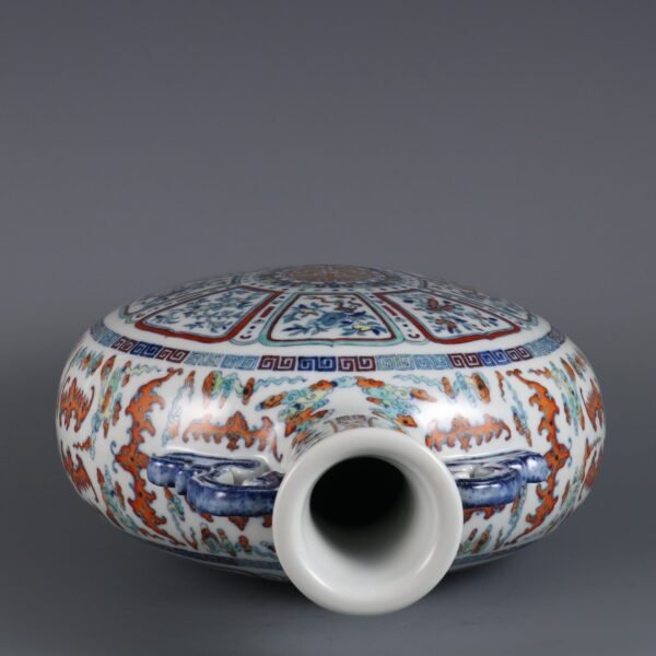 Doucai An Baxian Double-eared Large Flat Bottle Made in the Qianlong Period of the Qing Dynasty - Image 3