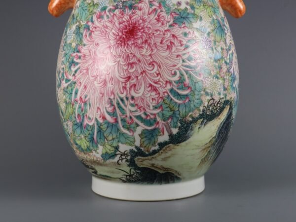 Qing Dynasty Qianlong period enameled chrysanthemum pattern deer head vase - Image 4