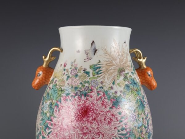 Qing Dynasty Qianlong period enameled chrysanthemum pattern deer head vase - Image 6