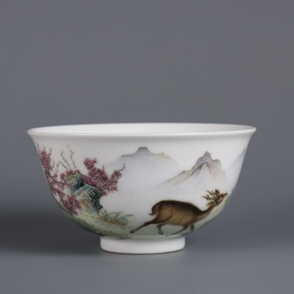 Qing Yongzheng period enameled bowl with deer cry