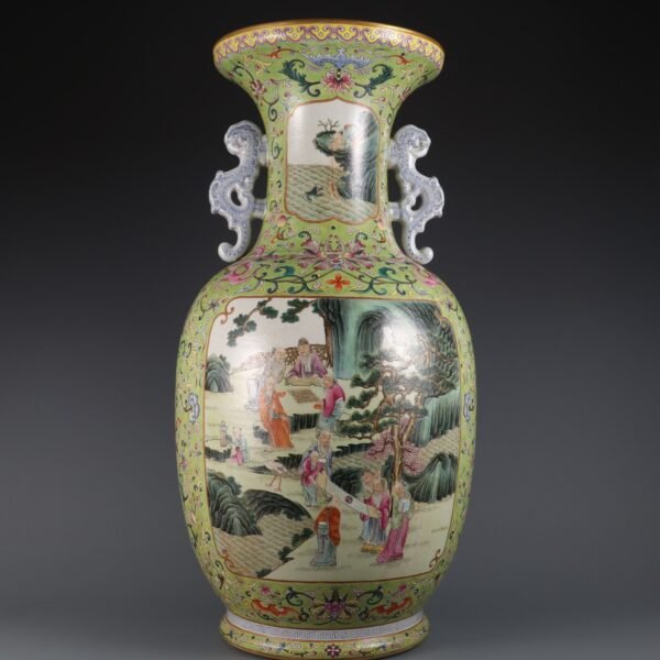 group of immortals large double-handled vase made in the Qianlong period of the Qing Dynasty