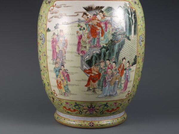 group of immortals large double-handled vase made in the Qianlong period of the Qing Dynasty - Image 4