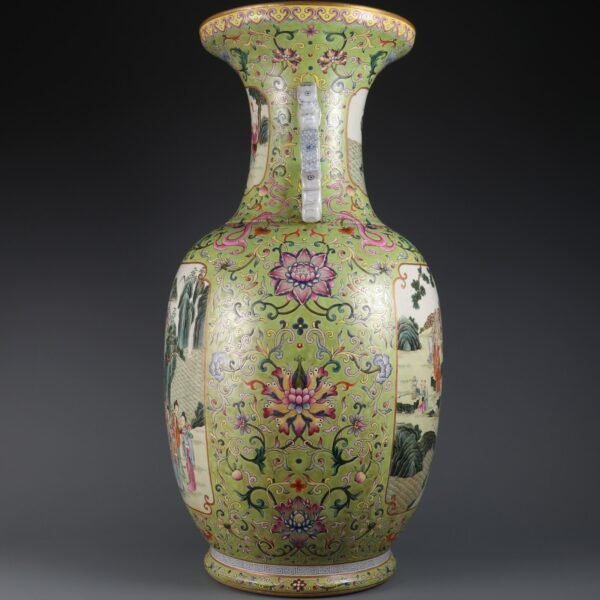 group of immortals large double-handled vase made in the Qianlong period of the Qing Dynasty - Image 5