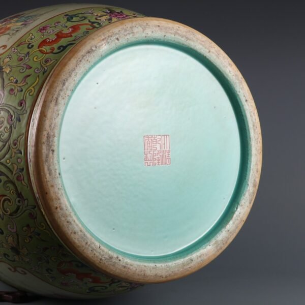 group of immortals large double-handled vase made in the Qianlong period of the Qing Dynasty - Image 8