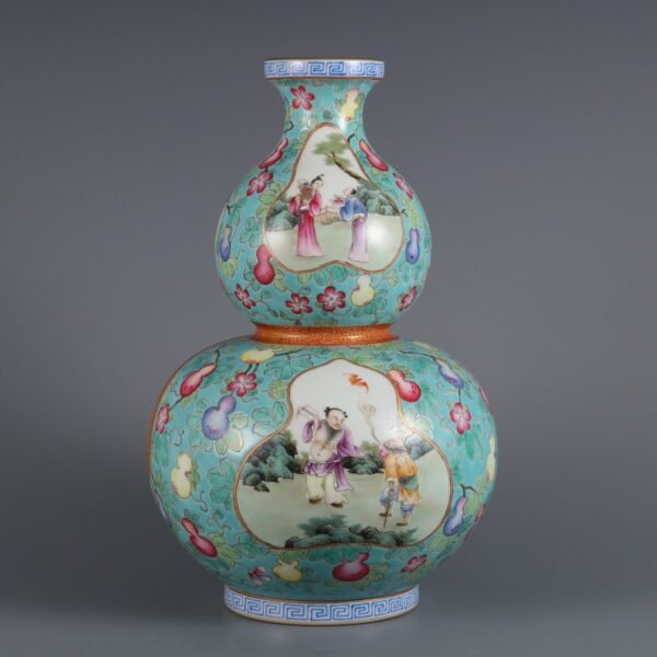 vase with a group of immortals and a ribbon, made in the Qianlong period of the Qing Dynasty - Image 2