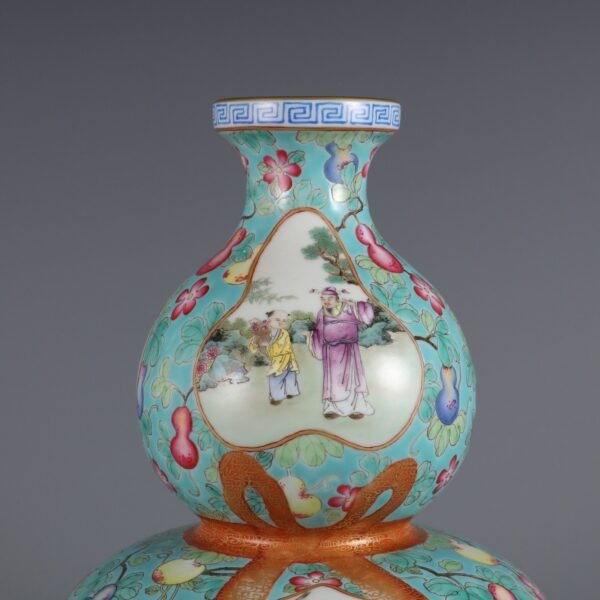 vase with a group of immortals and a ribbon, made in the Qianlong period of the Qing Dynasty - Image 7