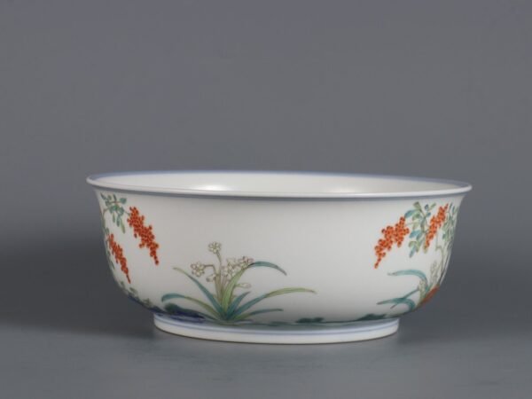 Qing Jiaqing Period (Caihuatang) Pink orchid-patterned bowl - Image 3