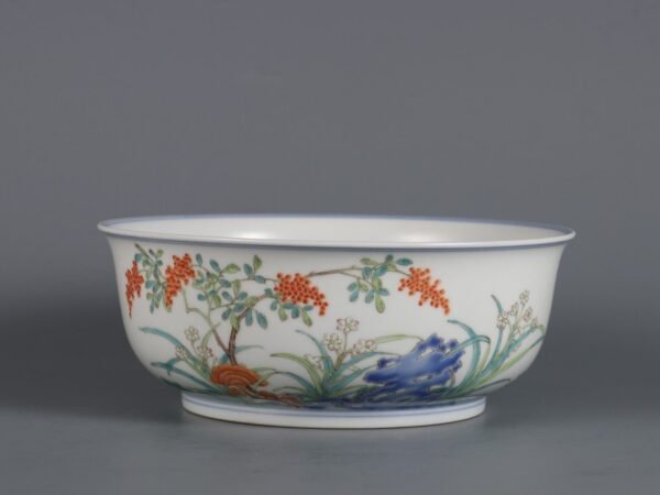 Qing Jiaqing Period (Caihuatang) Pink orchid-patterned bowl