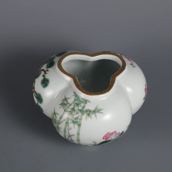 Qing Dynasty Qianlong period powder enamel winter three friends three-legged washing machine - Image 4