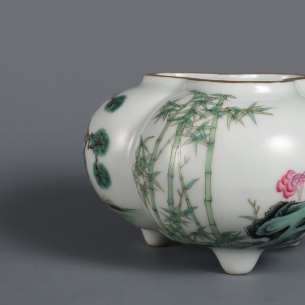 Qing Dynasty Qianlong period powder enamel winter three friends three-legged washing machine - Image 3