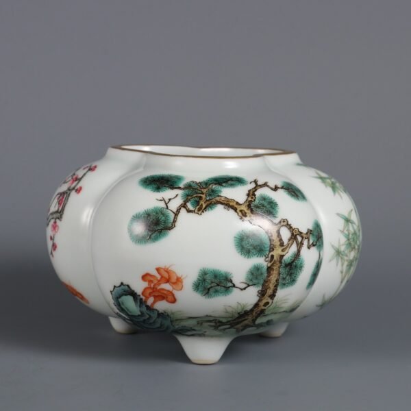 Qing Dynasty Qianlong period powder enamel winter three friends three-legged washing machine