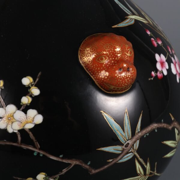 pattern double animal ears garlic vase made in the Yongzheng period of the Qing Dynasty - Image 3