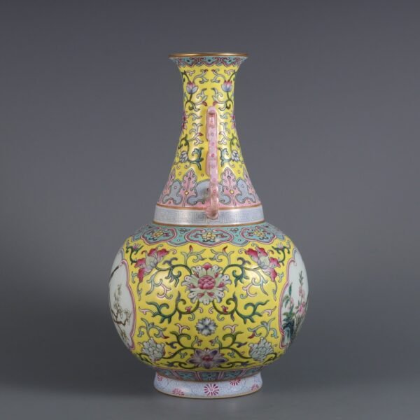 double-eared vase with flower and bird patterns, made in the Qianlong period of the Qing Dynasty - Image 3