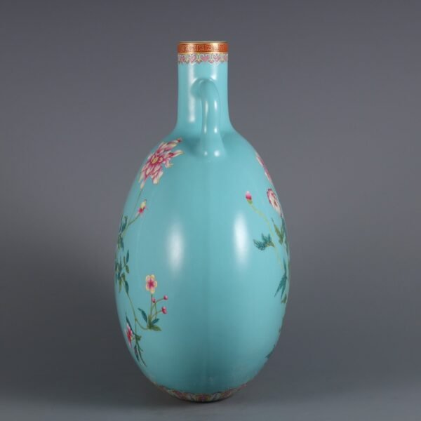 Qing Dynasty Qianlong period turquoise green ground pastel flower pattern double handle moon vase - Image 3