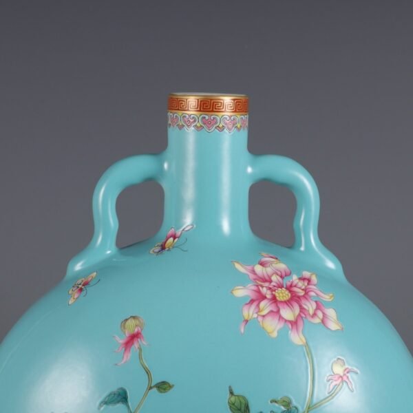 Qing Dynasty Qianlong period turquoise green ground pastel flower pattern double handle moon vase - Image 4